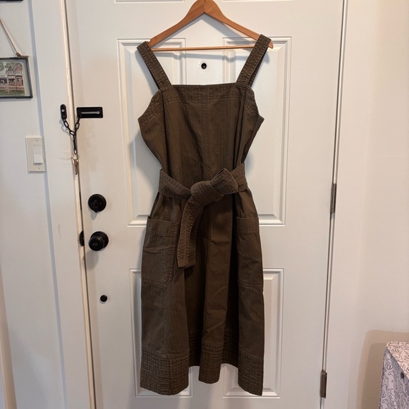 Everlane The Organic Cotton Herringbone Dress in Beech Green - Picture 3 of 6